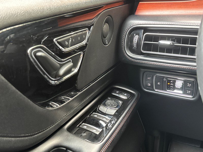 Used 2021 Lincoln Aviator Grand Touring w/ Equipment Group 301A AWD/4WD image 11