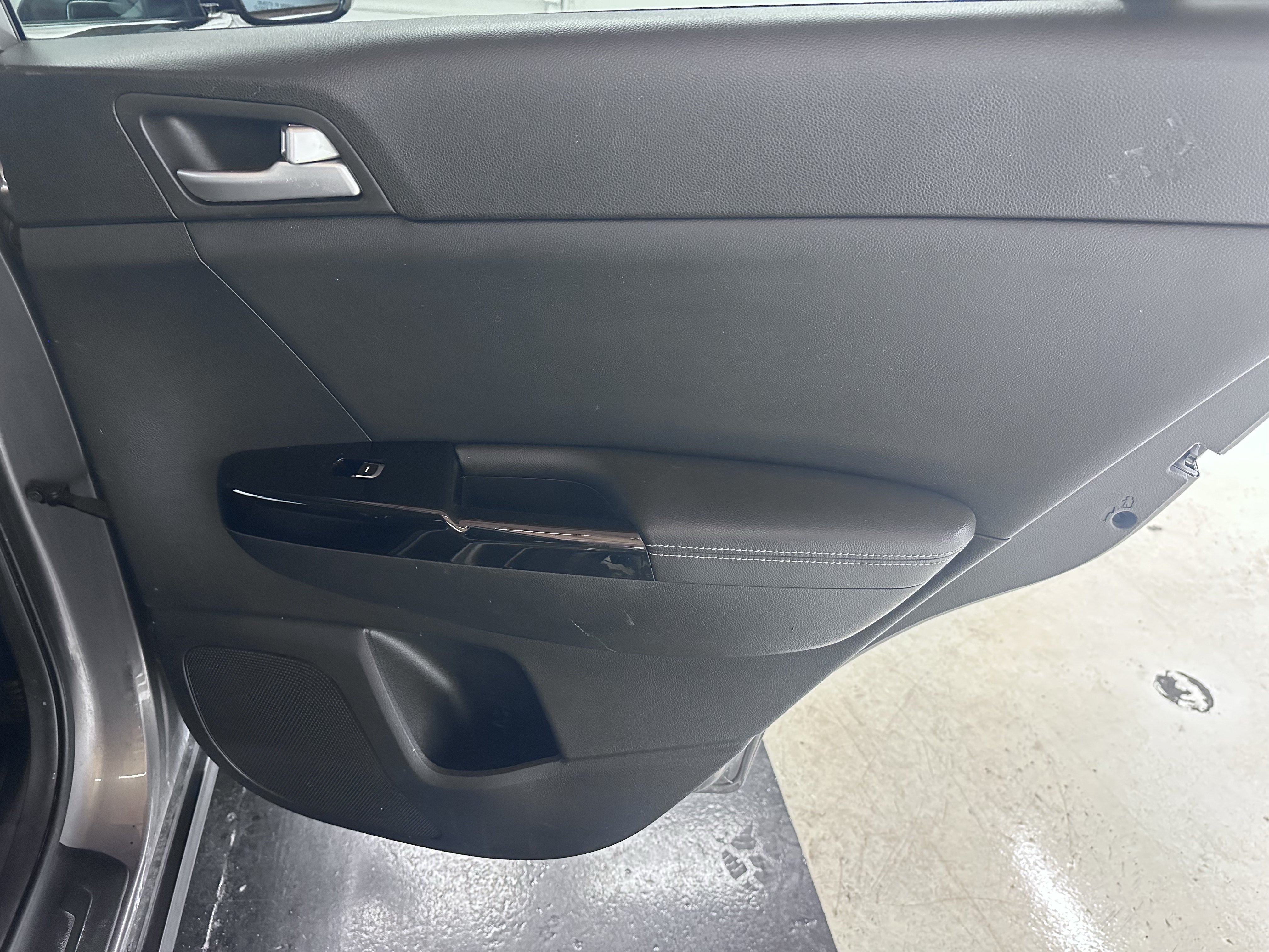 Used 2018 Kia Sportage EX w/ EX Technology Package FWD image 30