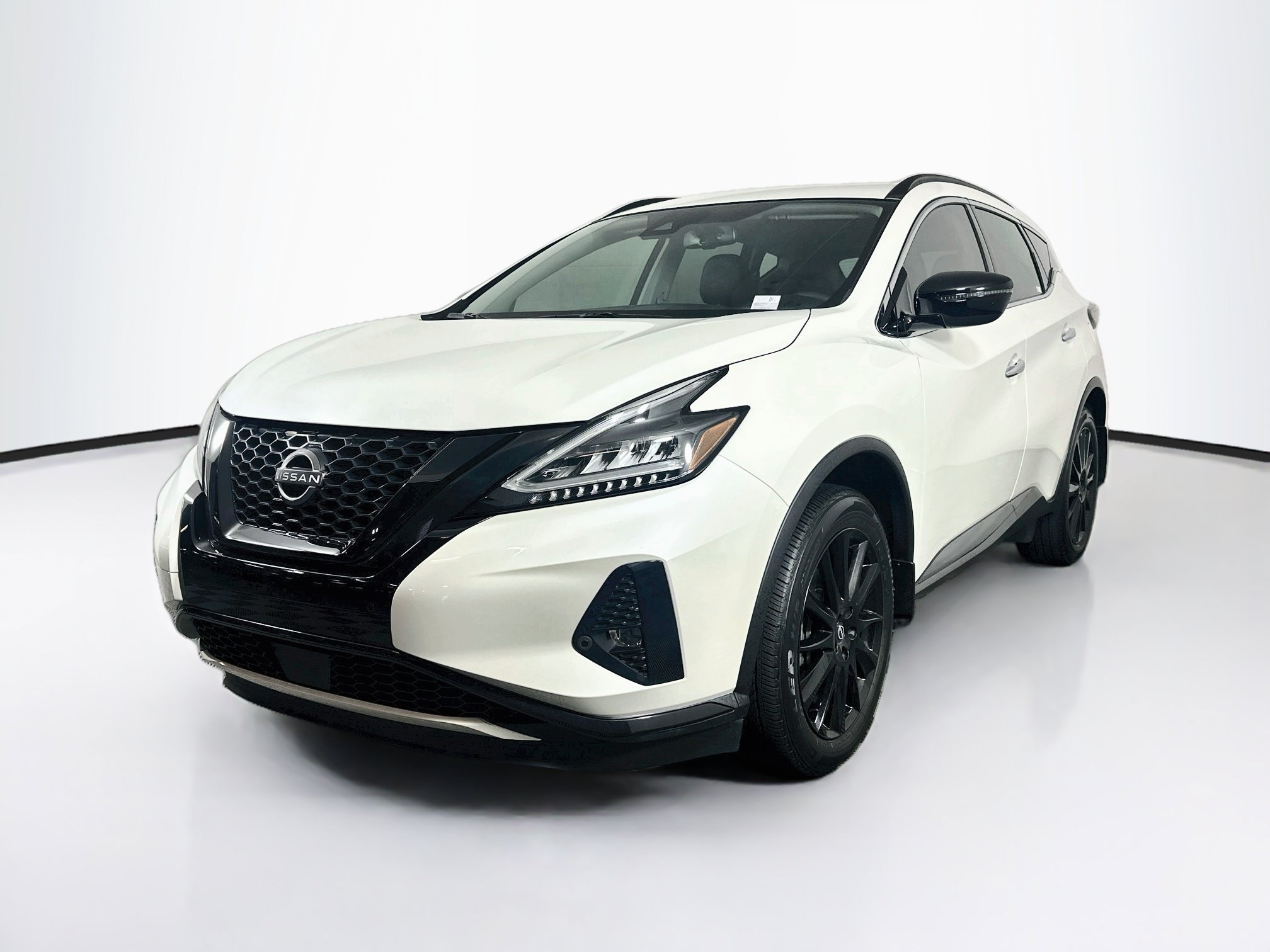 Used 2024 Nissan Murano SV w/ SV Midnight Edition Package FWD image 3