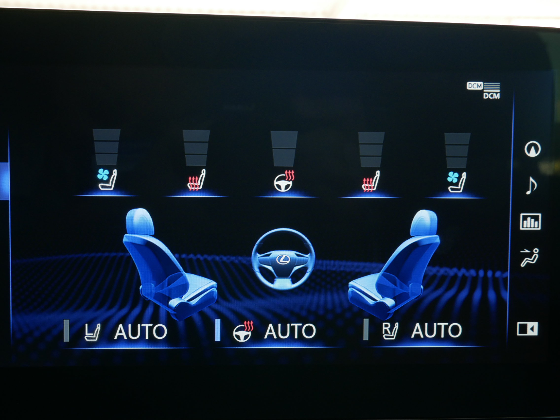 Used 2022 Lexus LS 500 w/ Accessory Package (Z1) RWD image 31