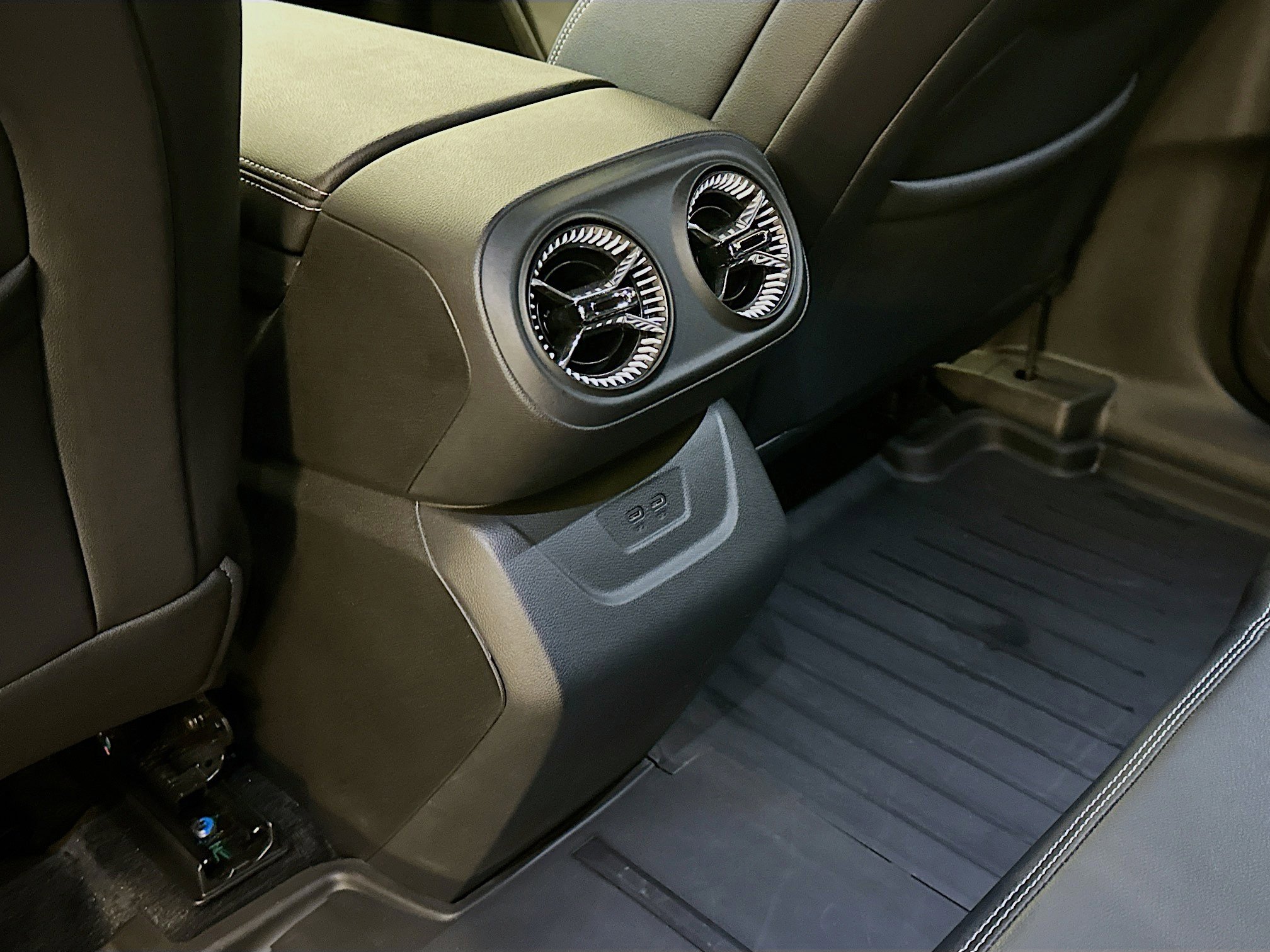 Used 2024 Chevrolet Blazer EV LT AWD/4WD image 29