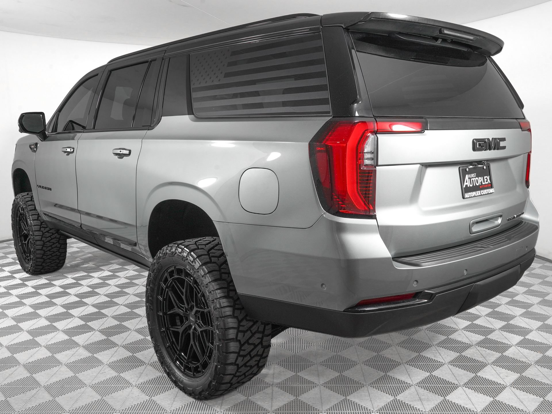 Used 2025 GMC Yukon XL Elevation w/ LPO, Floor Liner Package AWD/4WD image 8