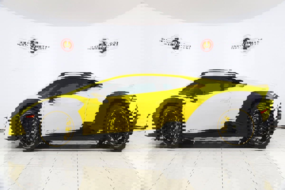 Used 2024 Lamborghini Huracan Sterrato image 40