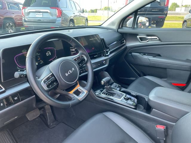 Used 2025 Kia Sportage EX FWD image 11