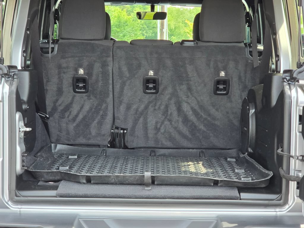 Used 2020 Jeep Wrangler Unlimited Rubicon AWD/4WD image 34