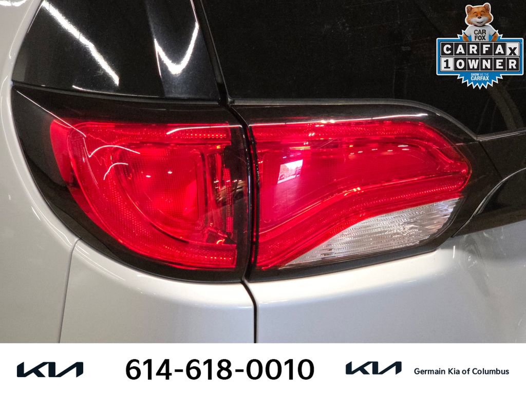 Used 2023 Chrysler Voyager LX image 16