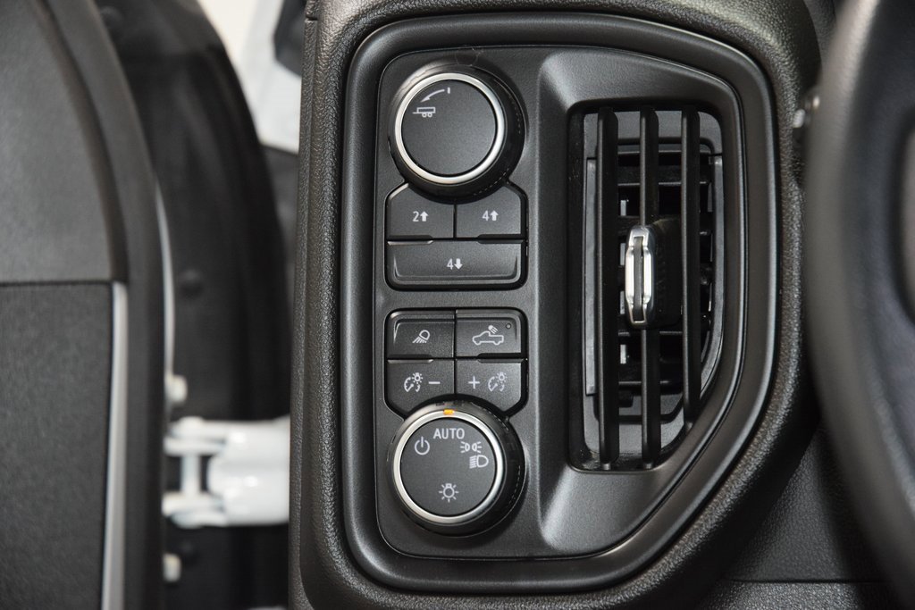 Used 2024 Chevrolet Silverado 2500 Custom w/ Custom Value Package image 39