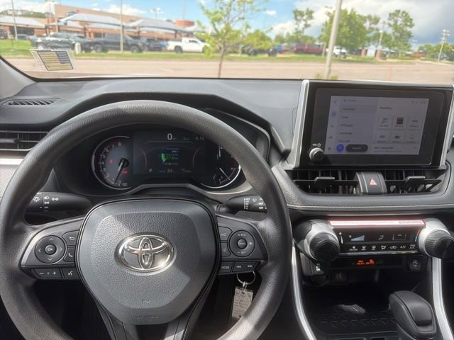 Used 2024 Toyota RAV4 LE AWD/4WD image 14