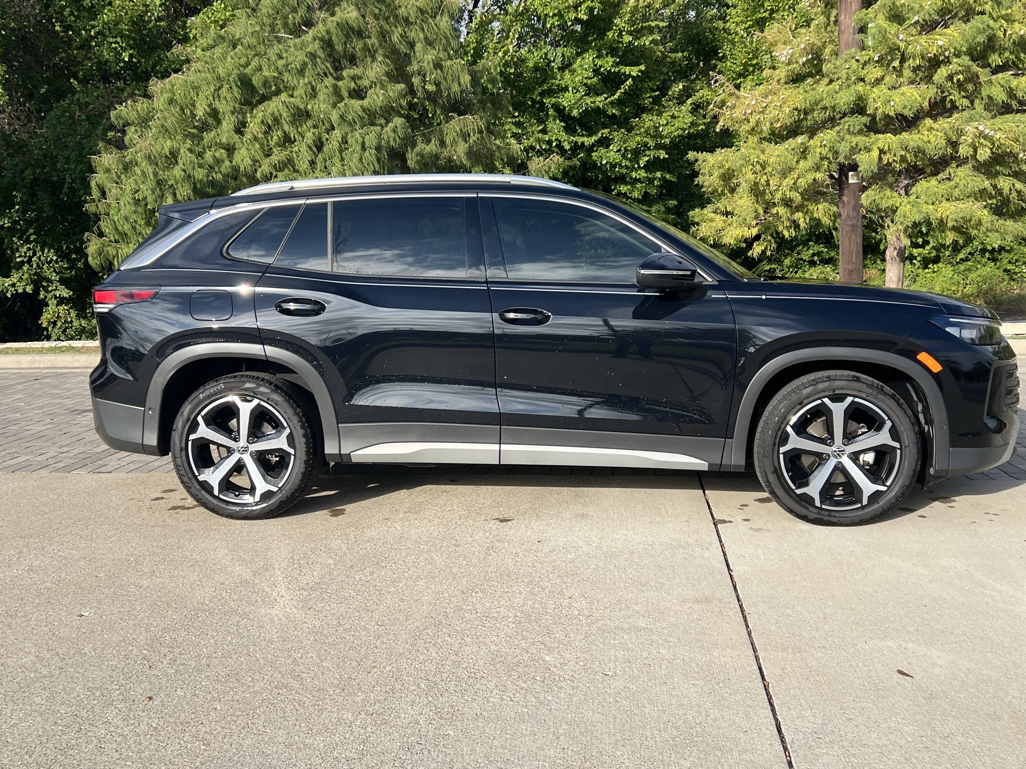 Certified 2026 Volkswagen Tiguan SE FWD image 35