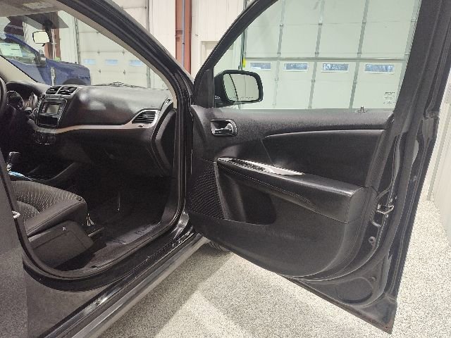 Used 2013 Dodge Journey SXT w/ Flexible Seating Group image 21