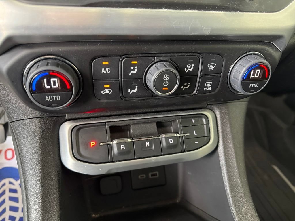 Used 2023 GMC Acadia SLE w/ Driver Convenience Package FWD image 11