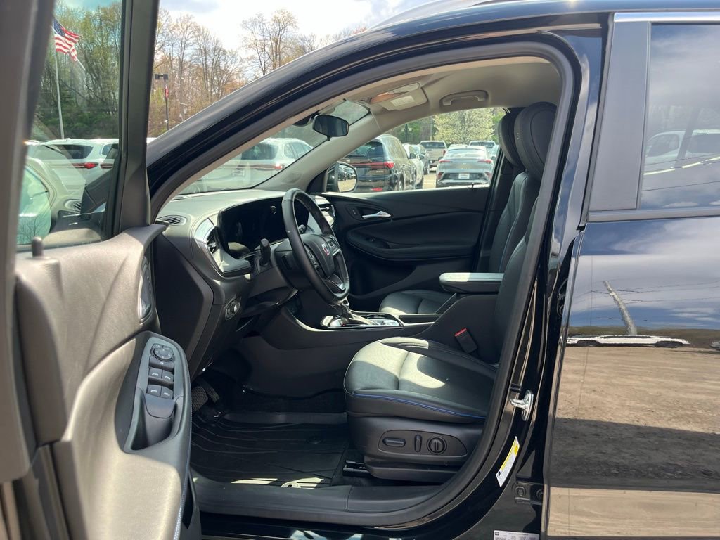 Used 2025 Buick Encore GX Sport Touring w/ Comfort Package FWD image 20