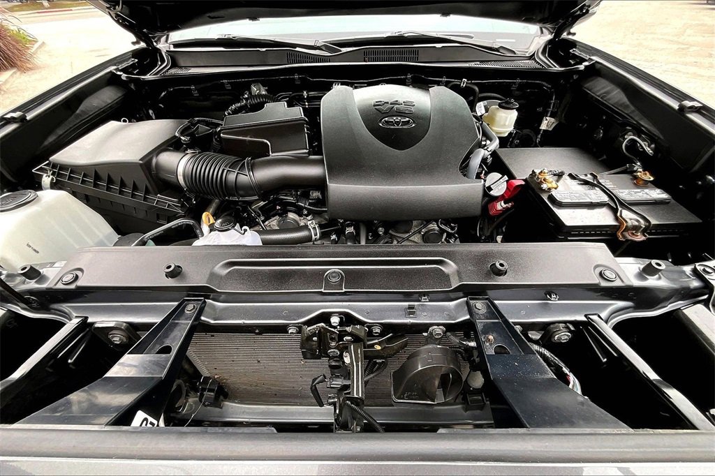 Used 2022 Toyota Tacoma Limited image 31
