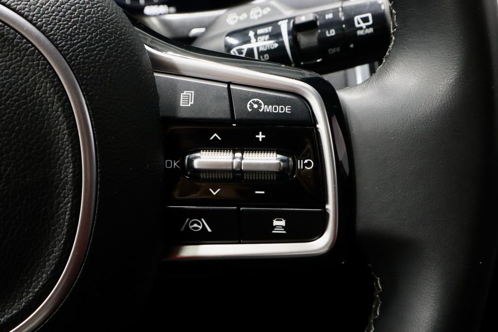 Used 2023 Kia Sorento SX image 31