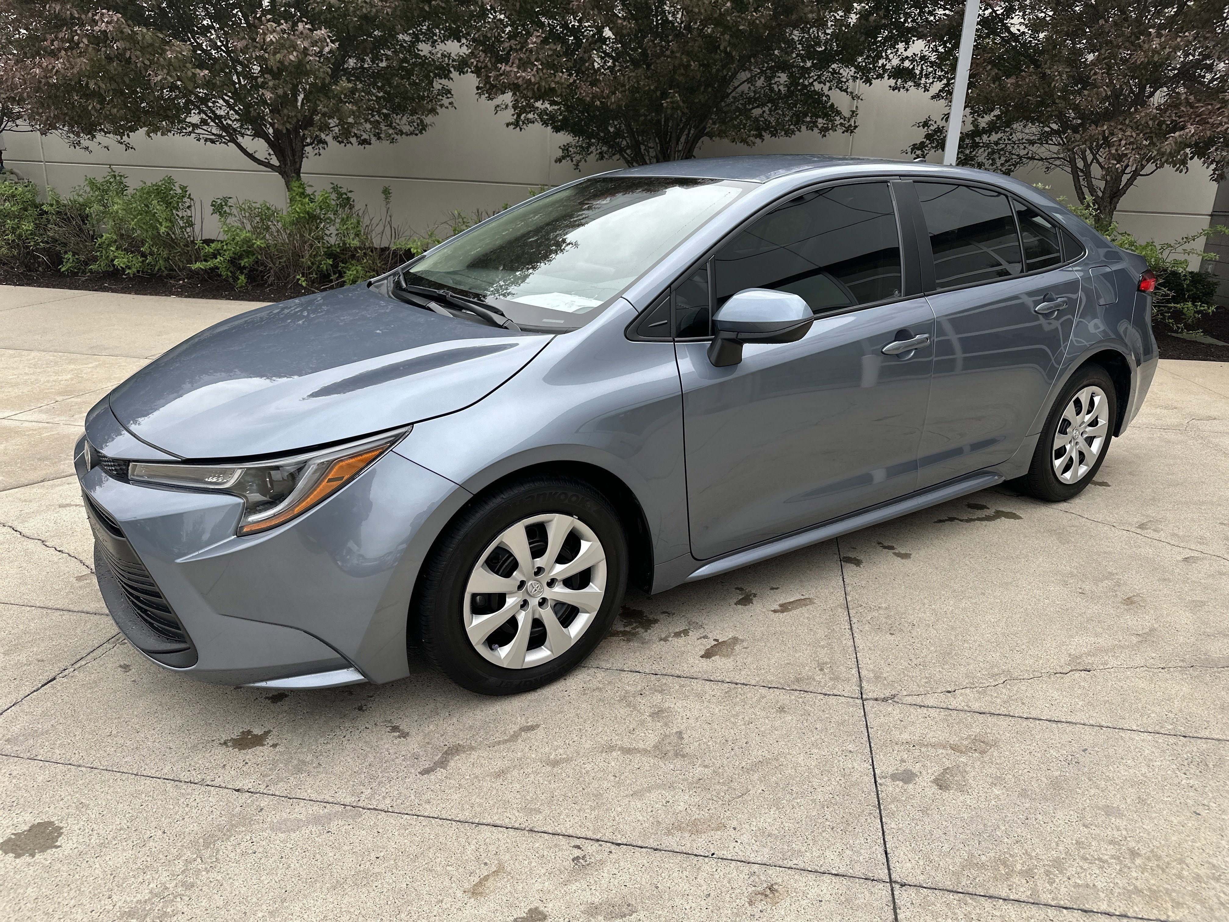 Used 2025 Toyota Corolla LE FWD image 3