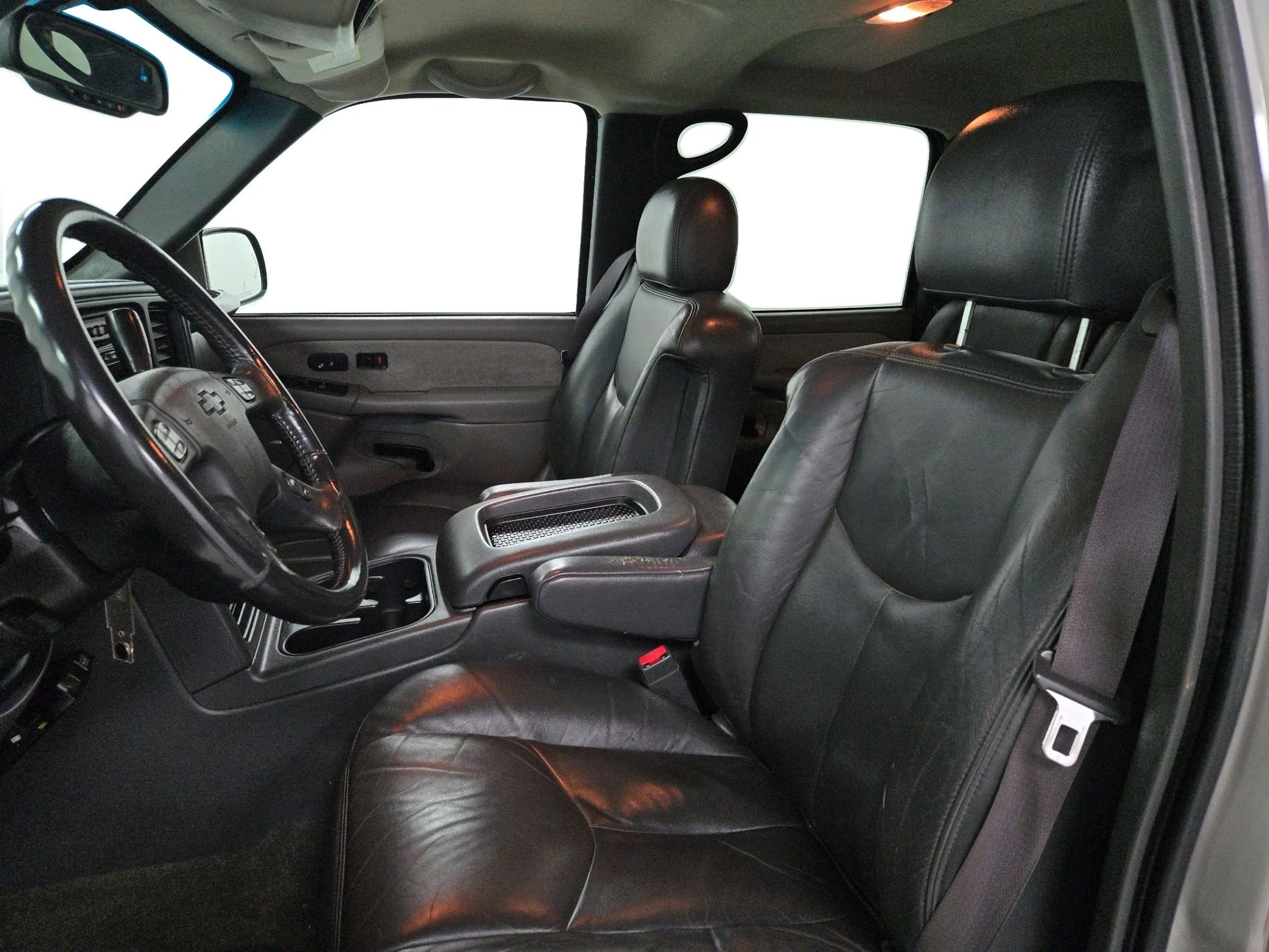 Used 2004 Chevrolet Silverado 2500 LT image 17