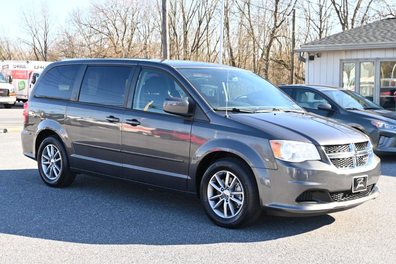 Used 2016 Dodge Grand Caravan SE image 4