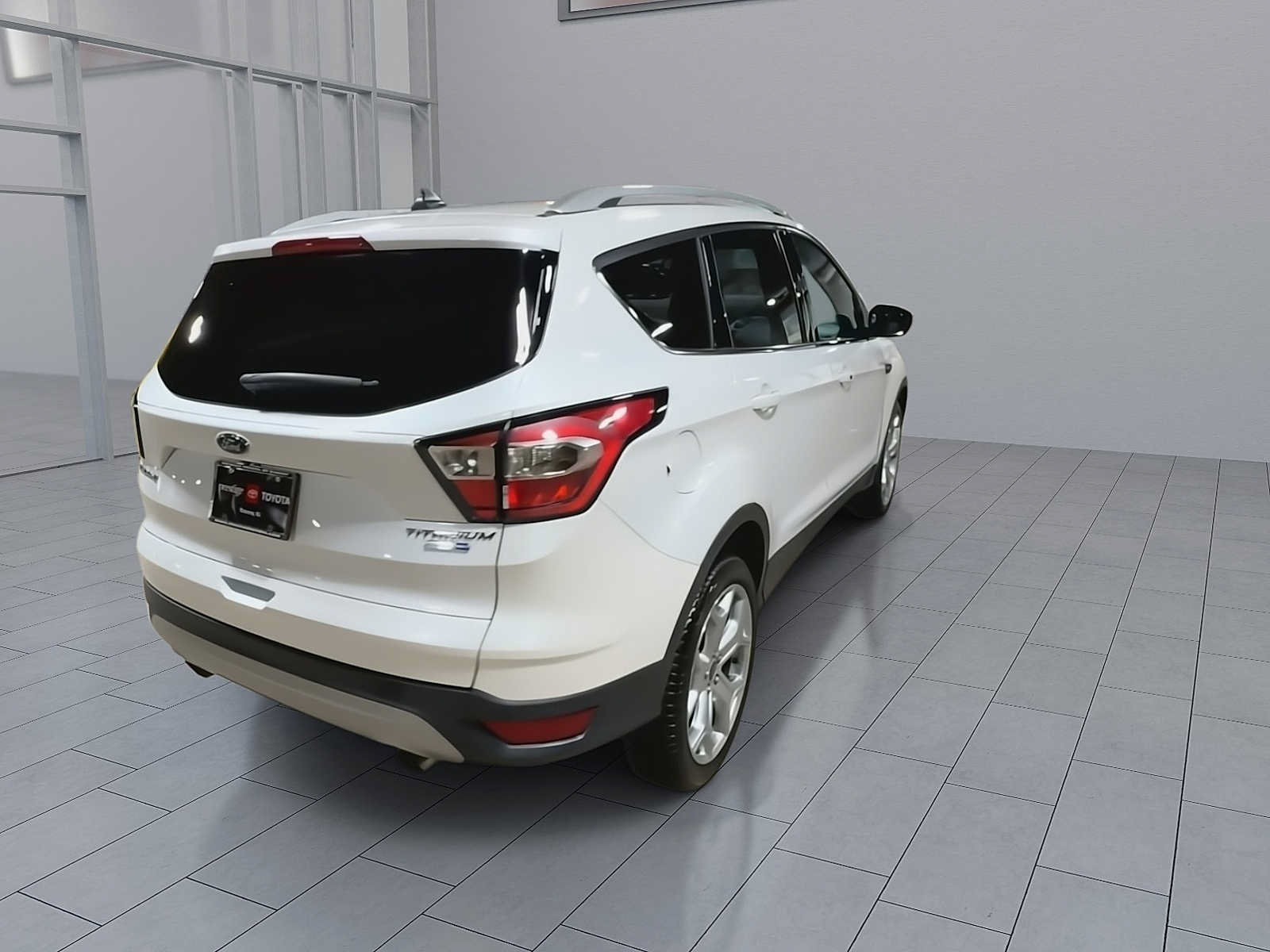 Used 2018 Ford Escape Titanium w/ Ford Safe & Smart Package AWD/4WD image 8