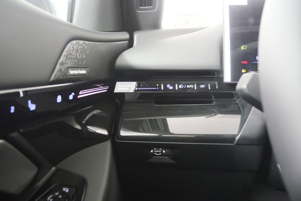 New 2026 BMW 530i xDrive w/ M Sport Package AWD/4WD image 19