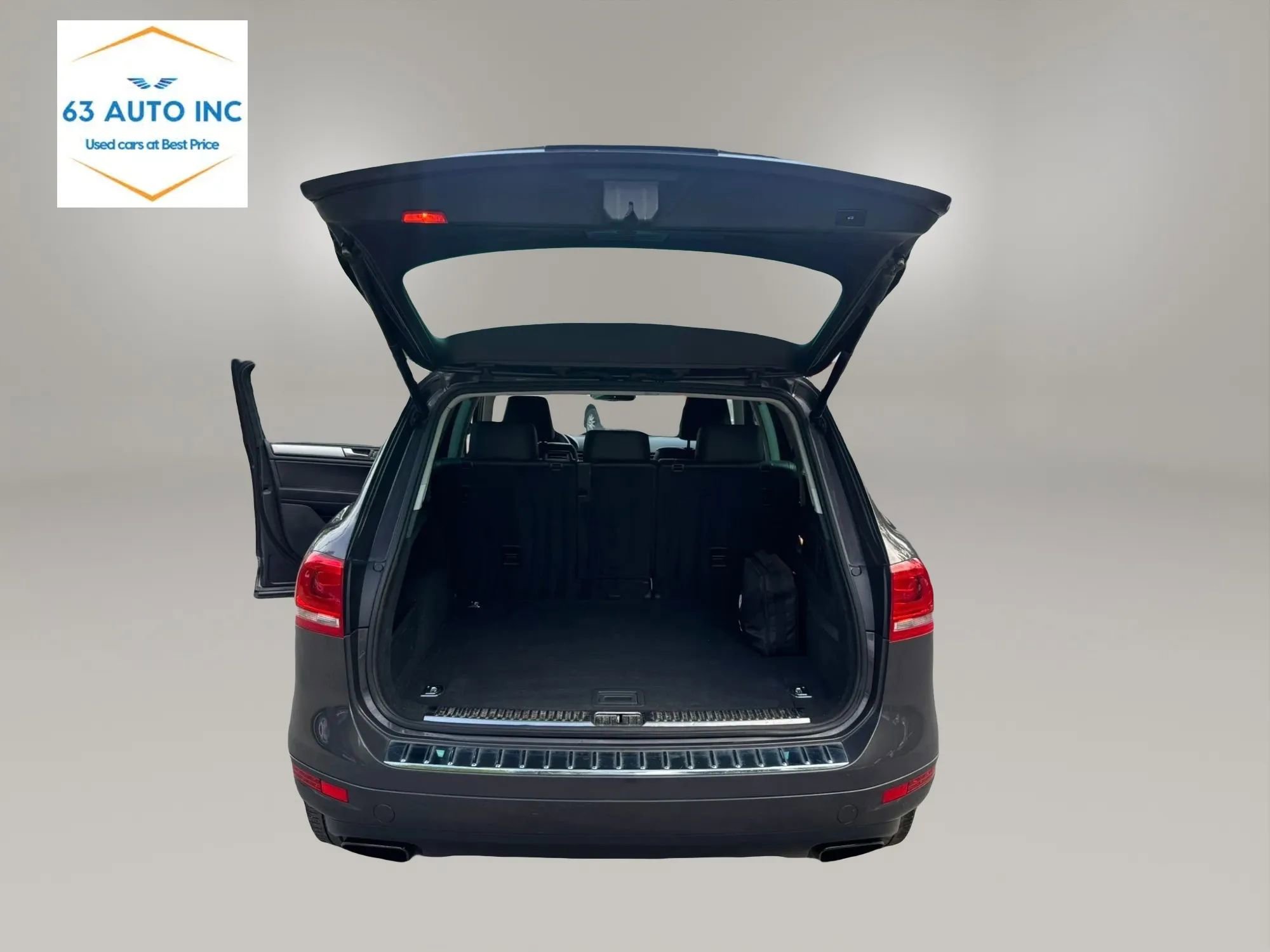 Used 2012 Volkswagen Touareg Sport AWD/4WD image 28
