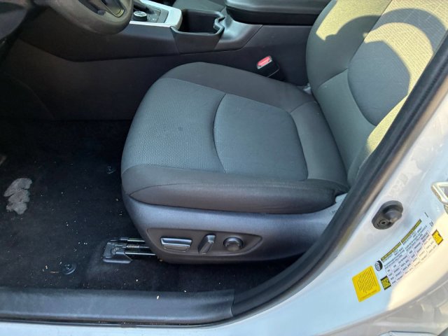 Used 2025 Toyota RAV4 XLE AWD/4WD image 20