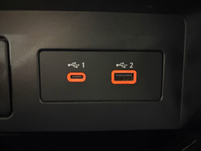 Used 2021 Nissan Titan PRO-4X w/ Pro-4x Convenience Package image 16