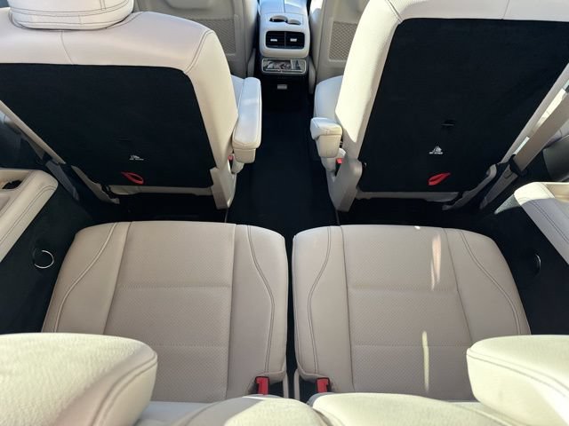 Used 2026 Mercedes-Benz GLS 450 4MATIC image 26