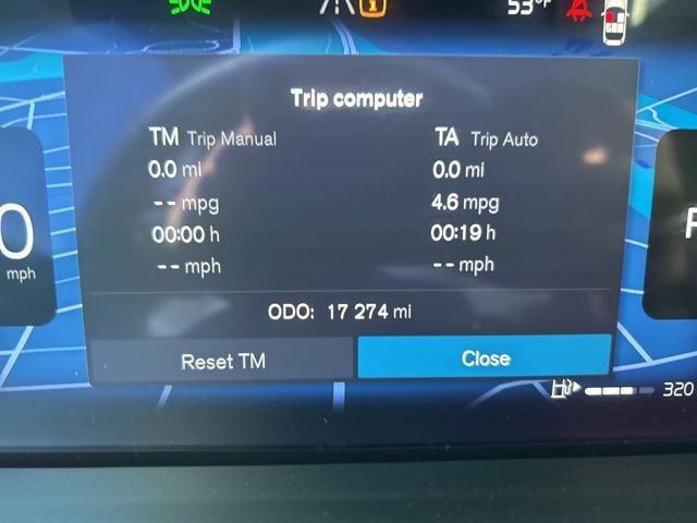 Certified 2025 Volvo XC40 B5 Plus image 22