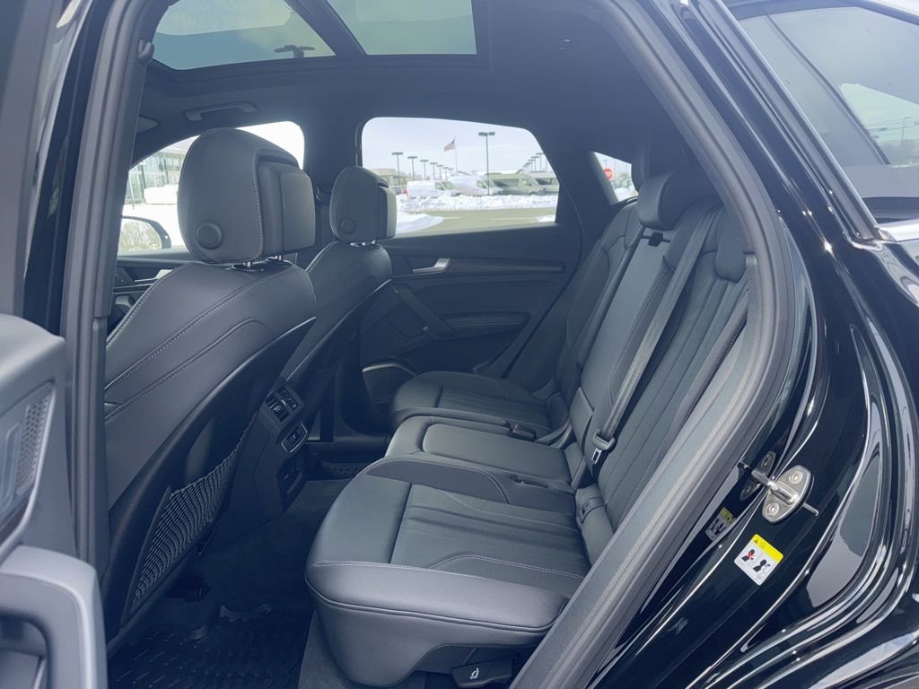 Used 2025 Audi Q5 2.0T Premium Plus w/ Premium Plus Package image 16