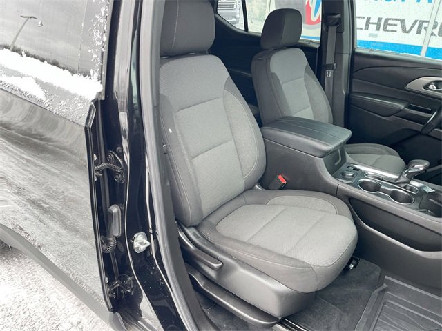 Certified 2023 Chevrolet Traverse LT w/ Rear Camera Mirror Package image 26