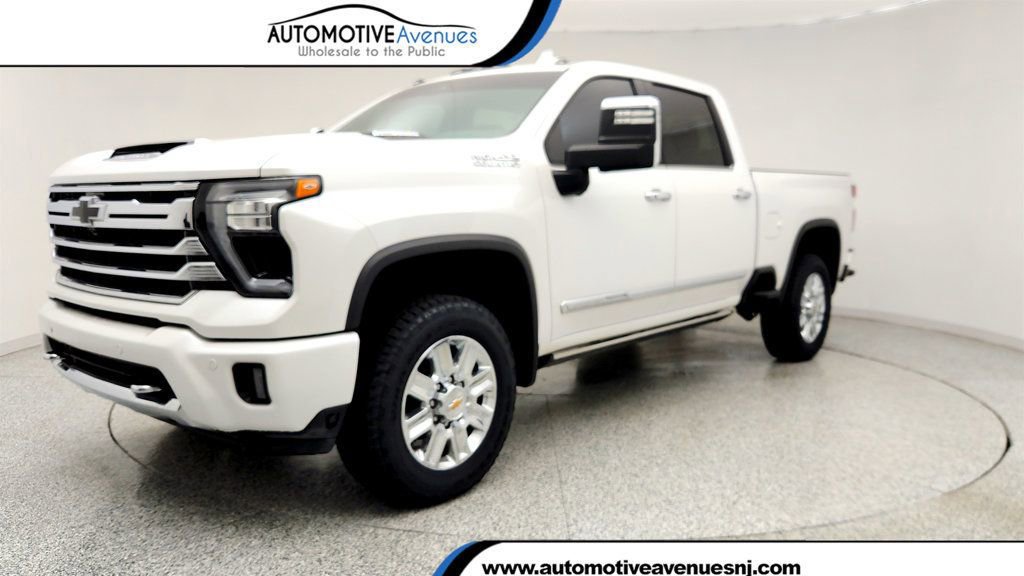 Used 2024 Chevrolet Silverado 2500 High Country w/ High Country Premium Package AWD/4WD image 1