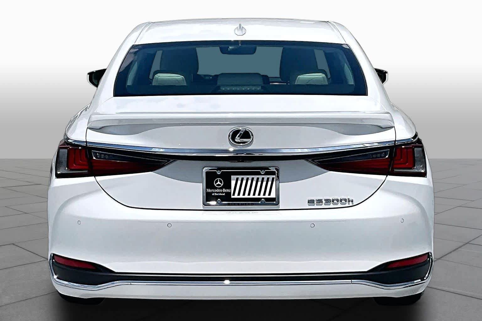 Used 2025 Lexus ES 300h w/ Technology Package FWD image 5