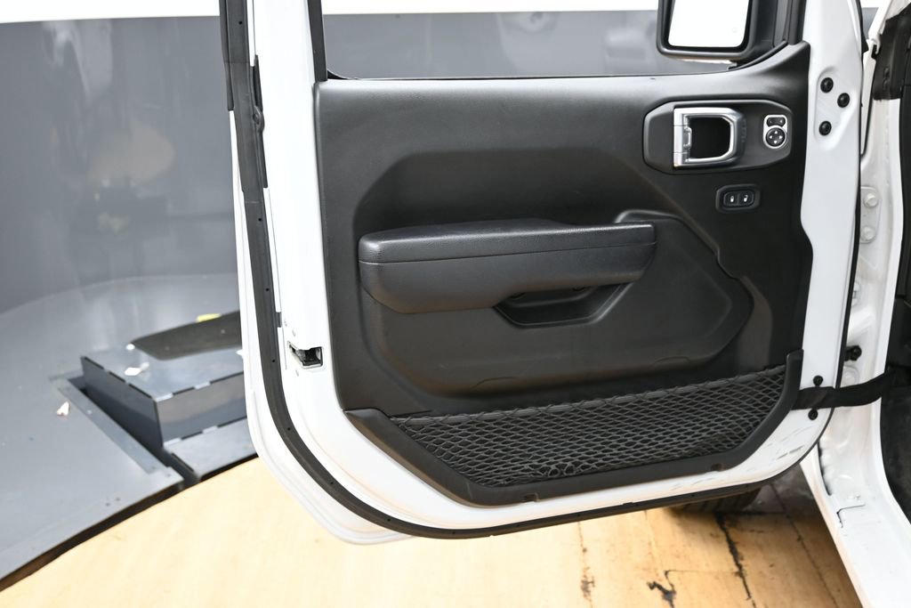 Used 2024 Jeep Wrangler Unlimited w/ Convenience Group AWD/4WD image 41