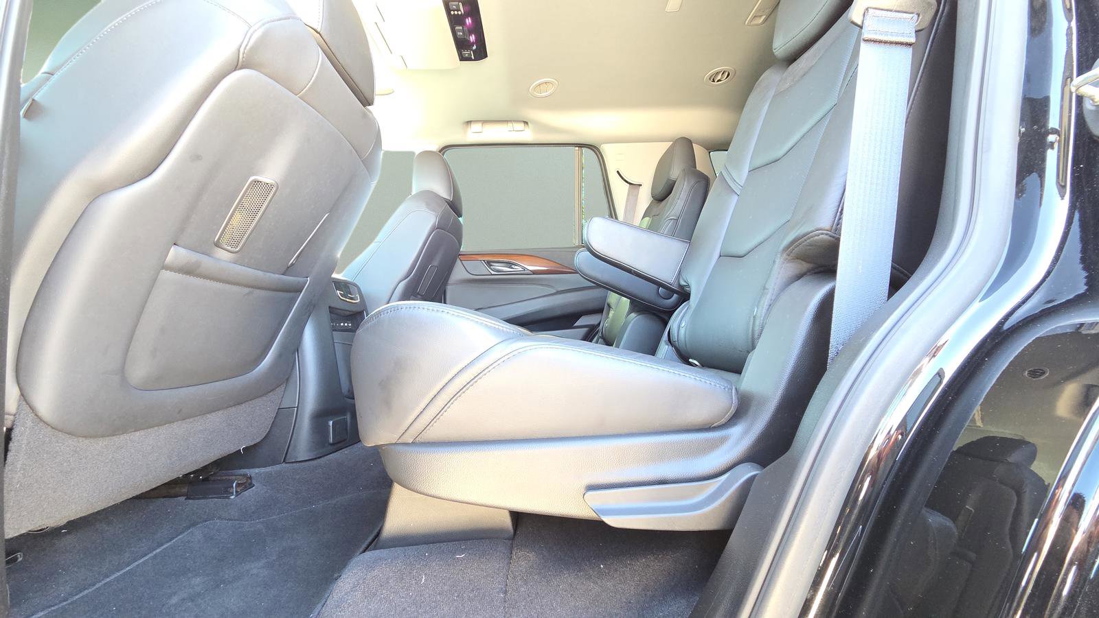 Used 2020 Cadillac Escalade Luxury image 36