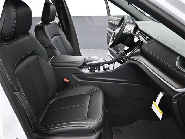 New 2025 Jeep Grand Cherokee L Limited w/ Black Appearance Package image 29