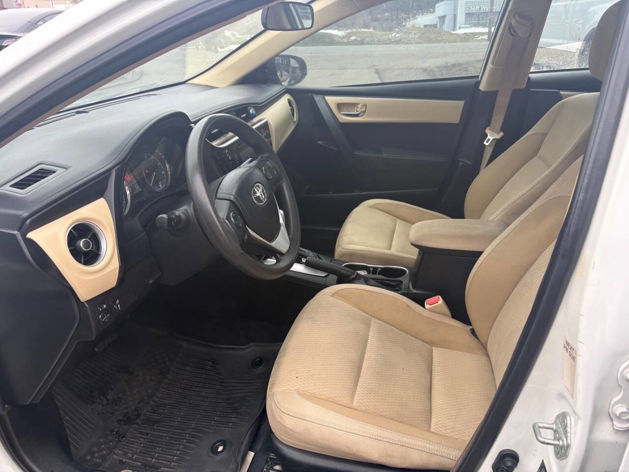 Used 2019 Toyota Corolla LE image 13