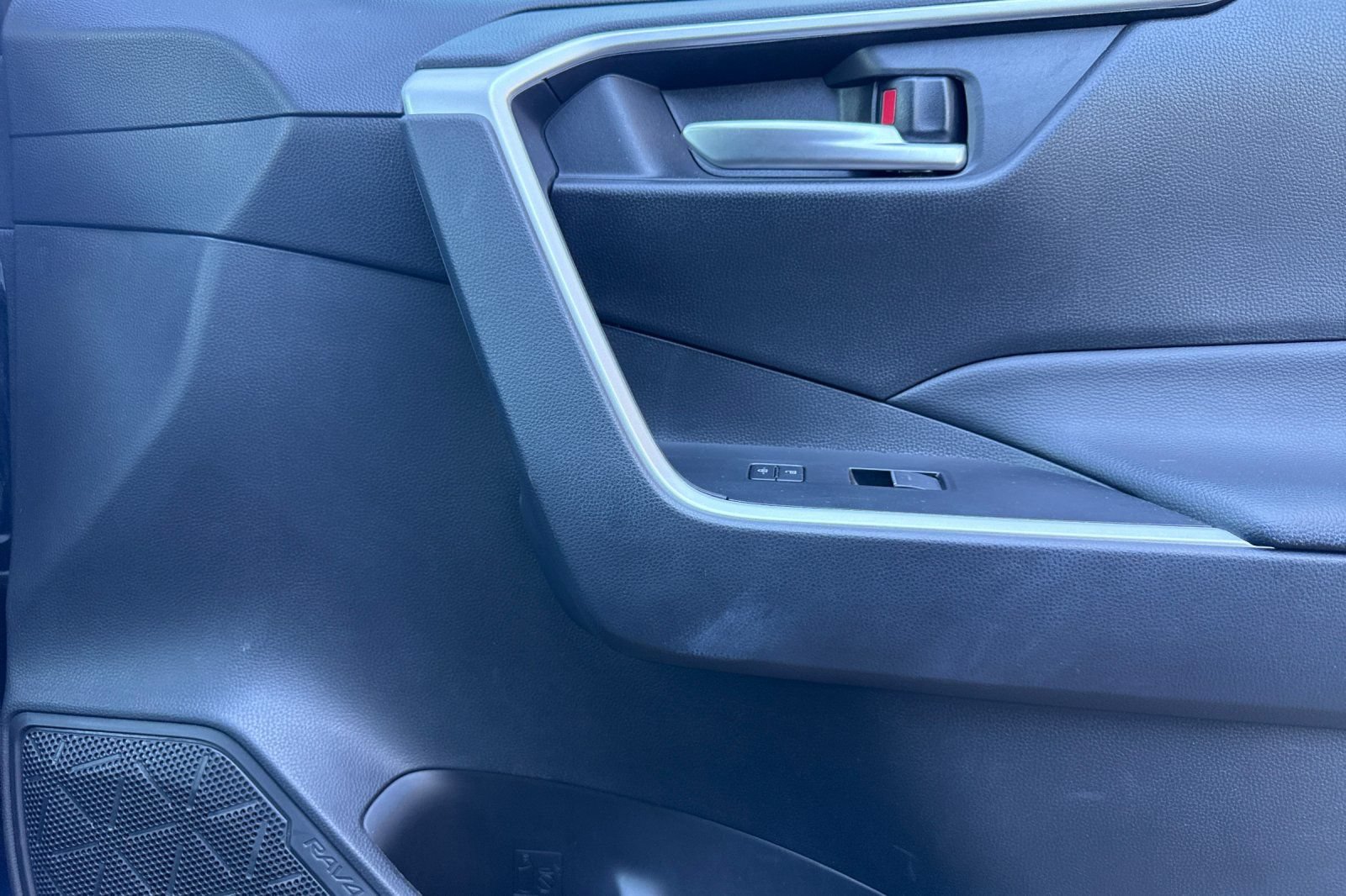 Certified 2025 Toyota RAV4 XLE AWD/4WD image 22