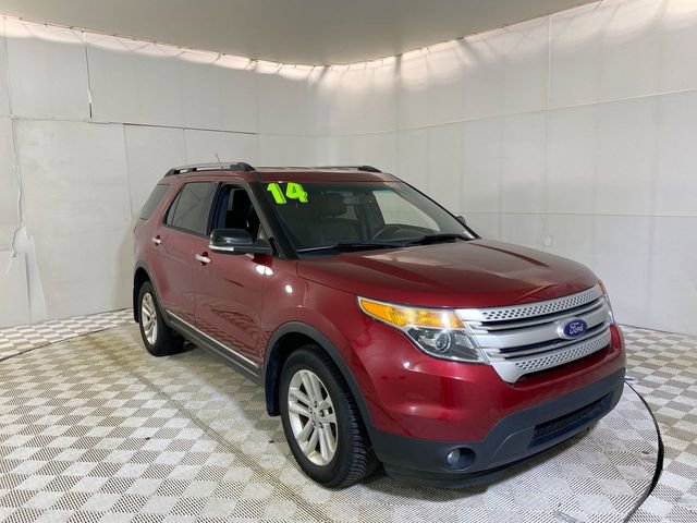 Used 2014 Ford Explorer XLT w/ Equipment Group 202A AWD/4WD image 1