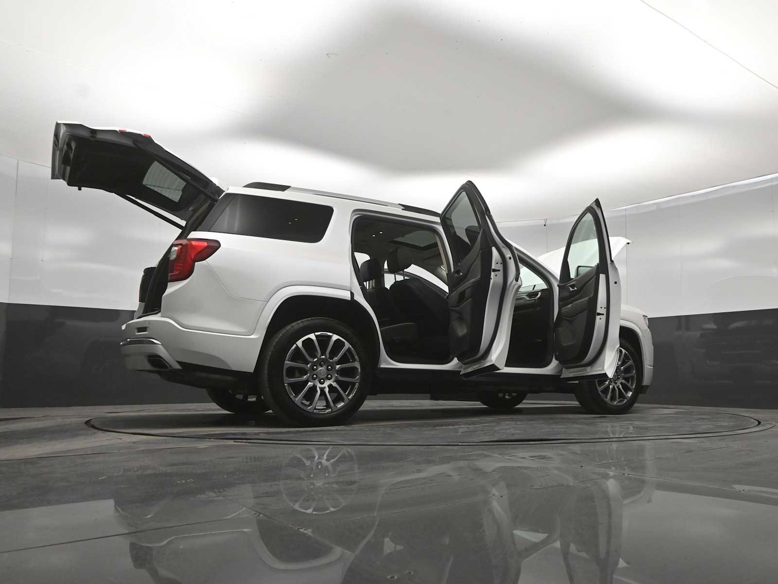 Used 2022 GMC Acadia Denali w/ Denali Ultimate Package AWD/4WD image 43