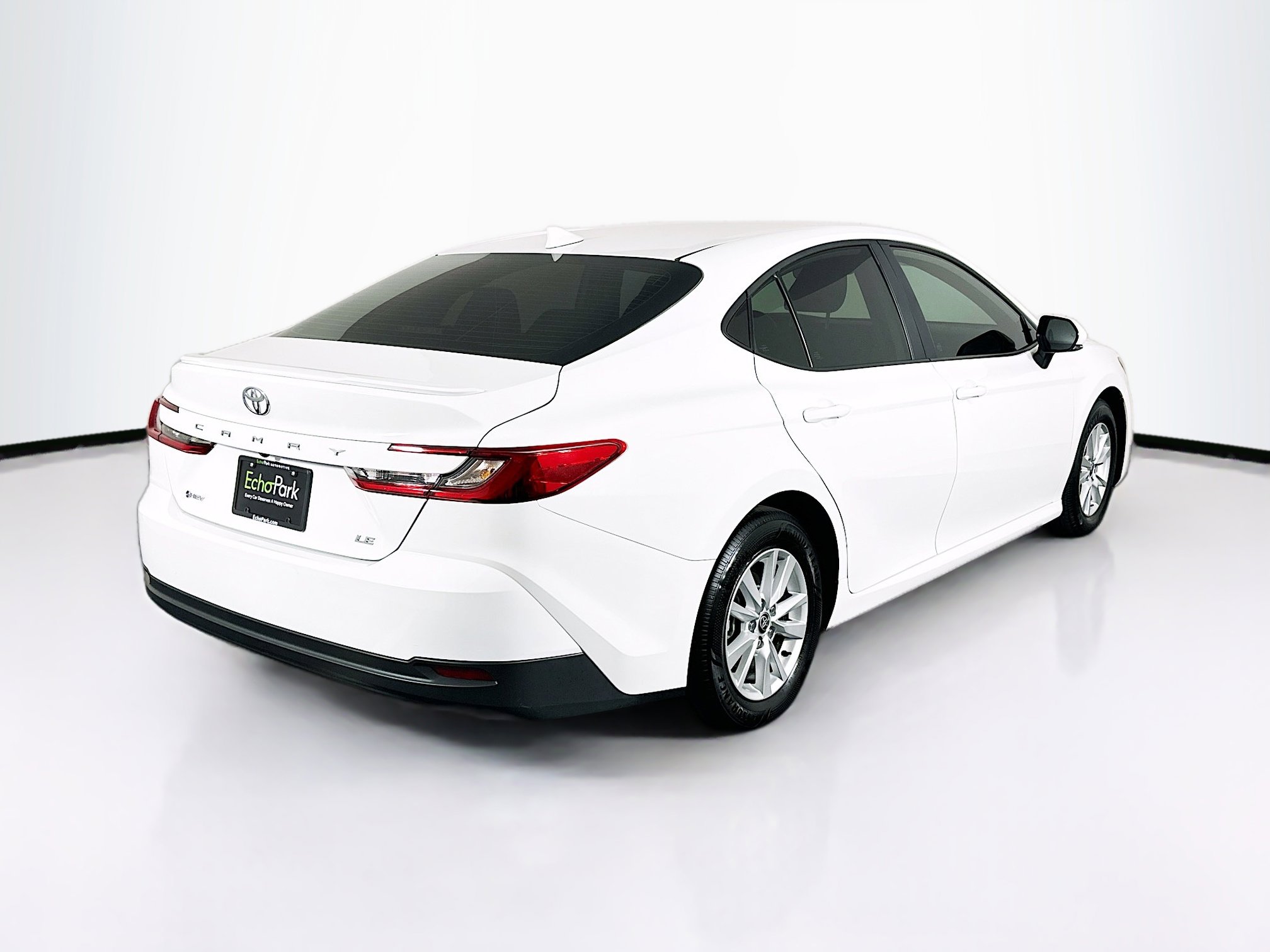 Used 2025 Toyota Camry LE image 9