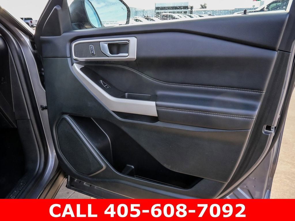 Used 2024 Ford Explorer XLT w/ Equipment Group 202A RWD image 18