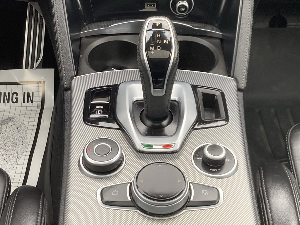 Used 2022 Alfa Romeo Stelvio Veloce image 19
