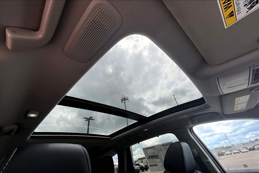 Used 2025 Acura MDX w/ Technology Package image 25