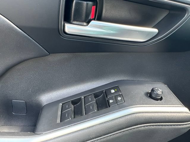 Used 2024 Toyota Highlander LE AWD/4WD image 31