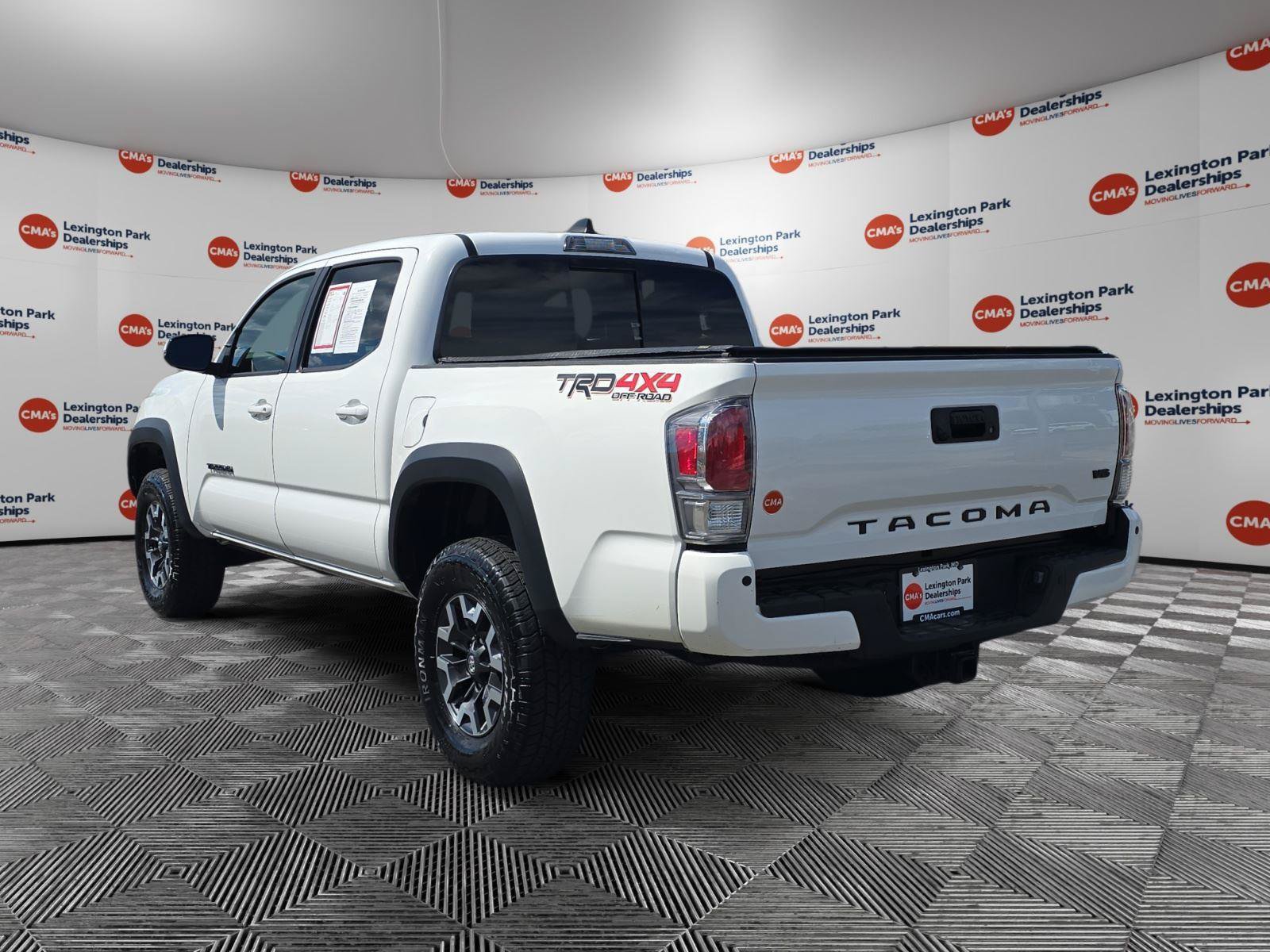 Used 2022 Toyota Tacoma TRD Off-Road w/ Technology Package AWD/4WD image 5