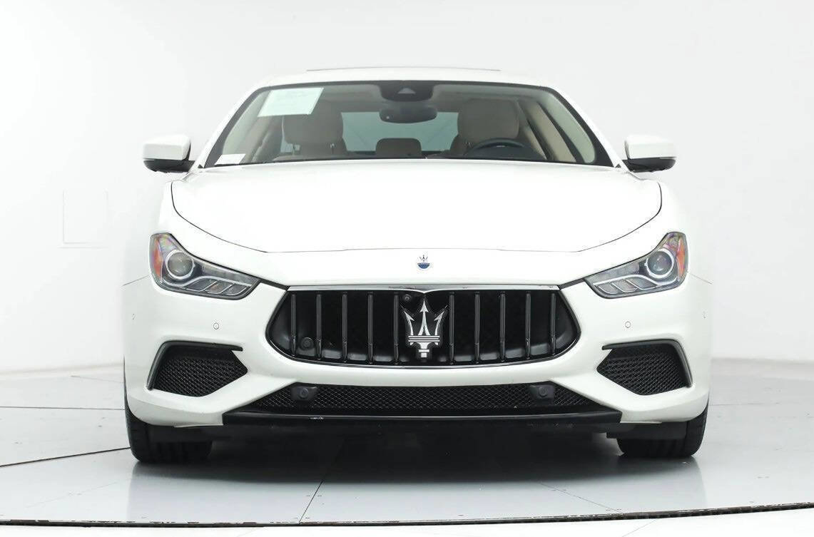 Used 2022 Maserati Ghibli Modena RWD image 2