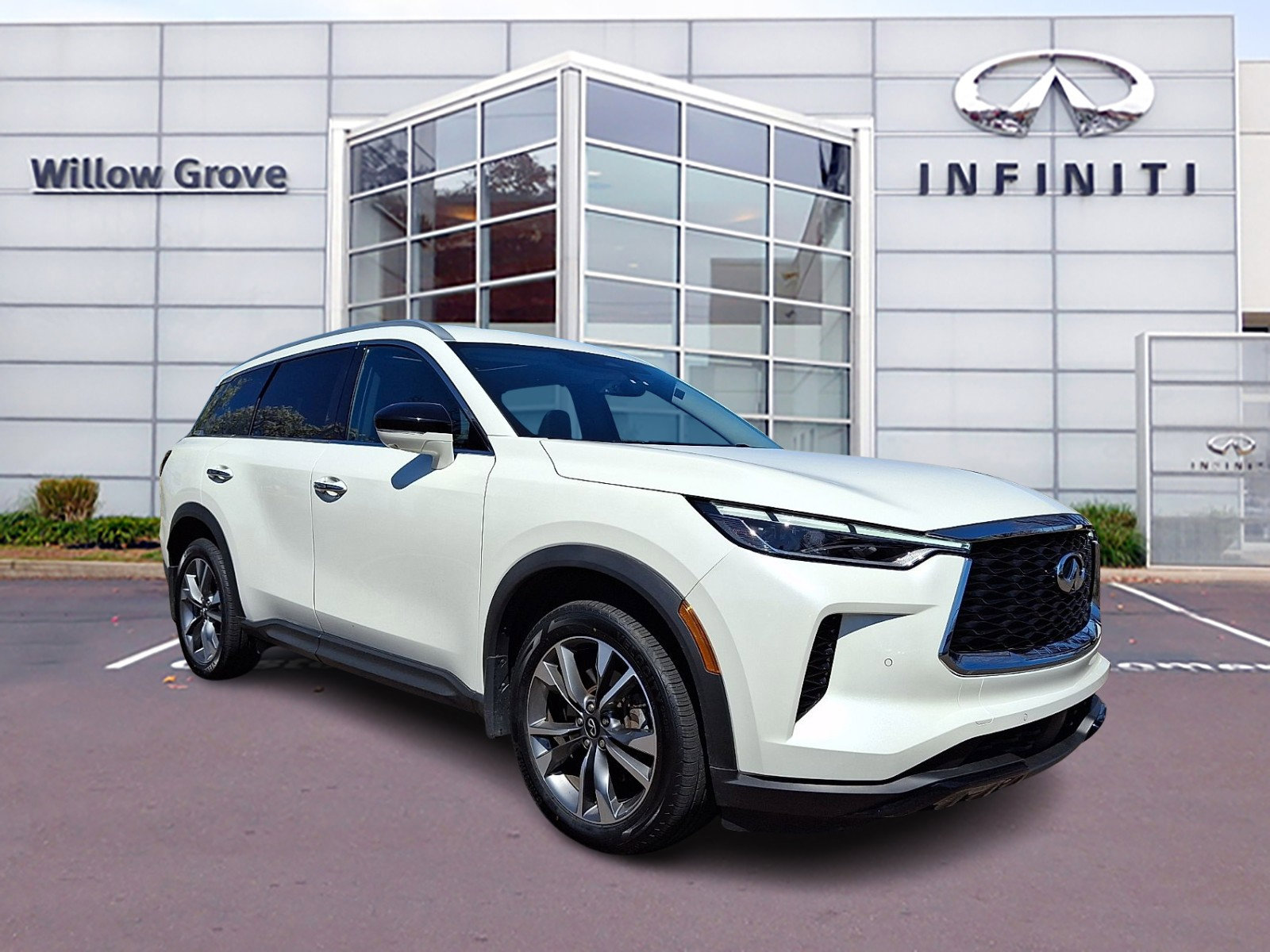 Certified 2023 INFINITI QX60 Luxe w/ Cargo Package image 1