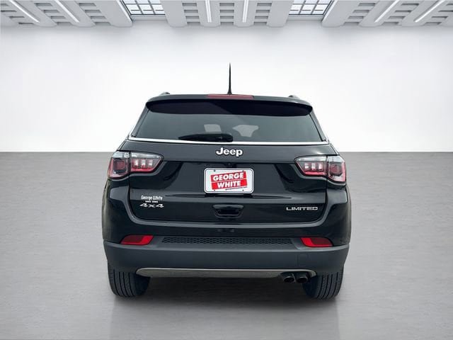 Used 2022 Jeep Compass Limited AWD/4WD image 5