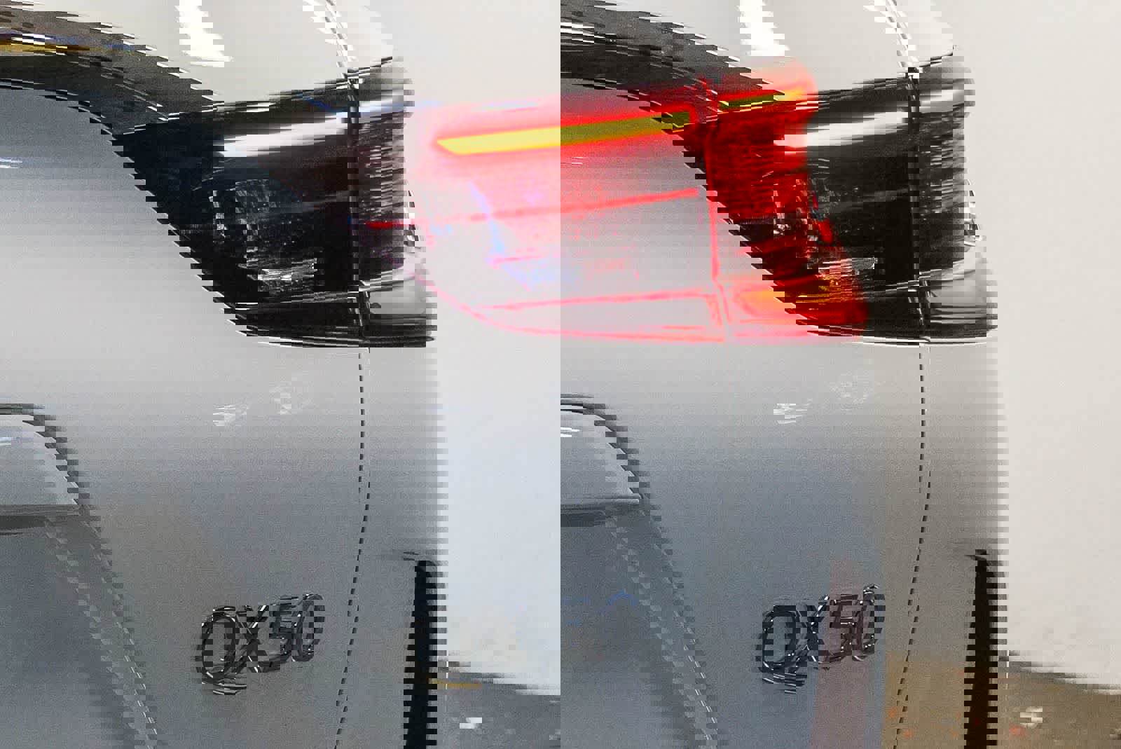 Used 2025 INFINITI QX50 Pure image 12