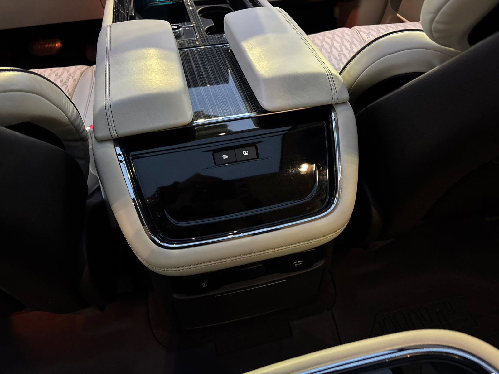 Certified 2023 Lincoln Navigator Black Label image 32